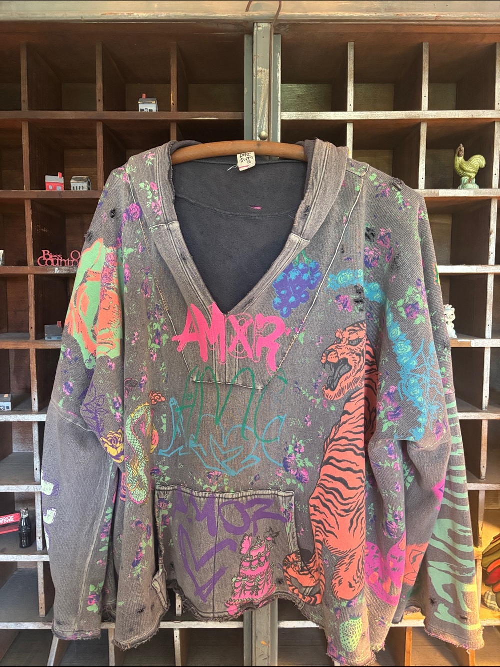 Magnolia Pearl RARE🐅 RAJA Graffiti Tiger Pullover - Neon Accents on Gray